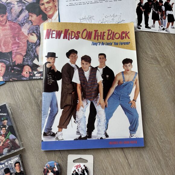 New Kids On The Block VTG Tapes Magazines Button Ticket RARE HUGE LOT Scrapbook - Picture 9 of 16